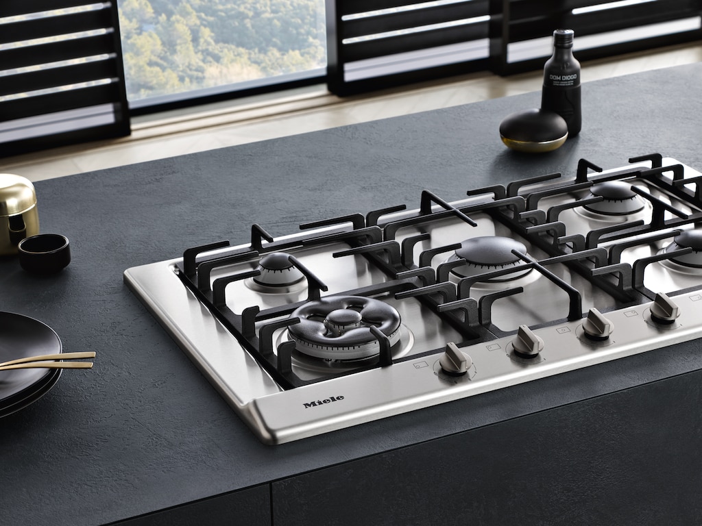 Suporturile și piesele arzătoarelor sunt emailate